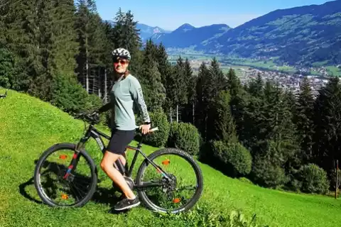 02_landhaus-zillertal_franziska-bike