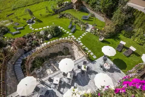 03_landhaus_zillertal_garten_waldspielplatz_blogbeitrag