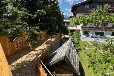 08_landhaus_zillertal_waldspielplatz